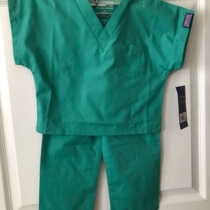 NWT KidsScrubs Various Sizes Sm, Med, Lg Unisex!